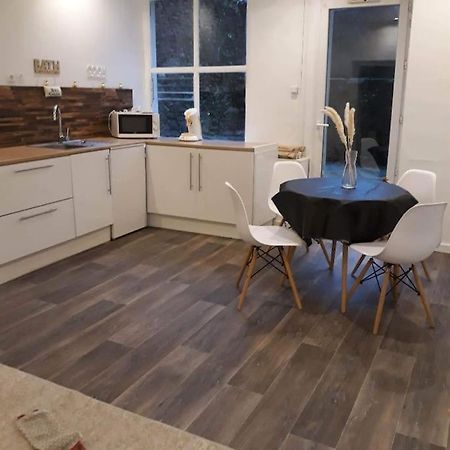Appartement Agreable Au Centre Wifi Saint-Leonard-de-Noblat Exterior photo
